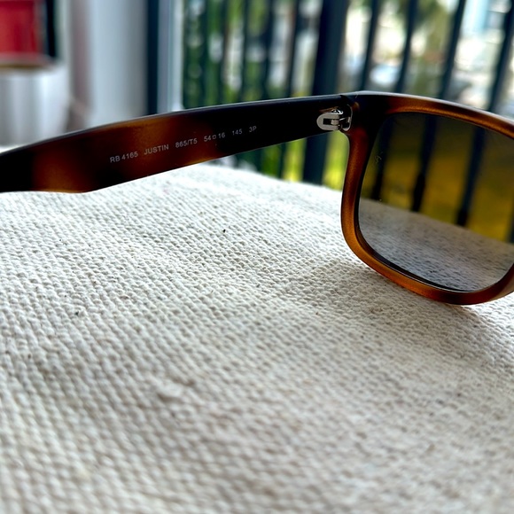 Ray Ban 4165 Polarized Justin Sunglasses - Picture 2 of 4